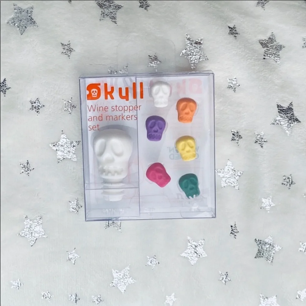 Nod Skull Wine Stopper and Markers Set